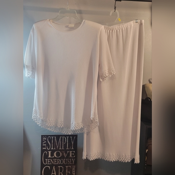 Dresses & Skirts - Elegant White Lace Trim Top and Skirt Set